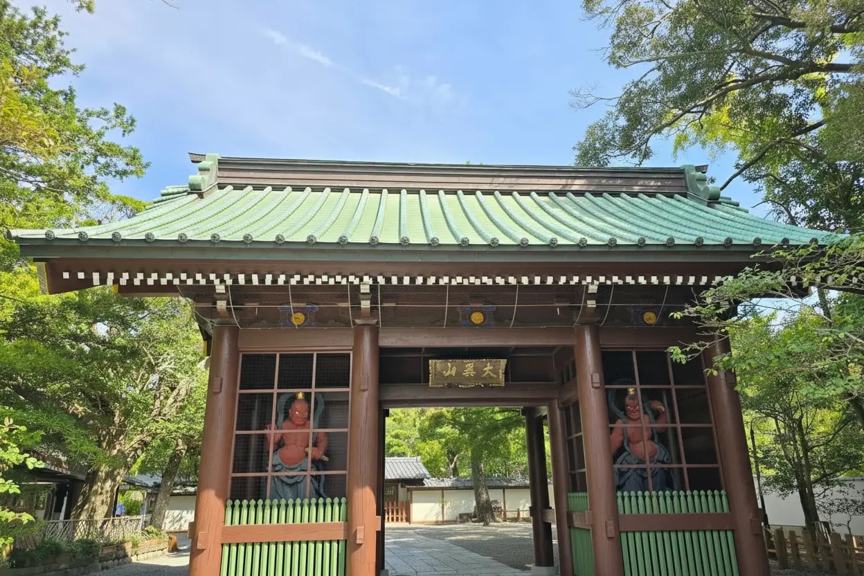 Entrada templo Kōtoku-in
